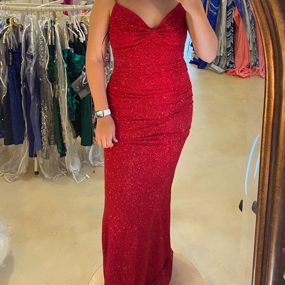 RED PROM DRESS - Picture 2 of 2